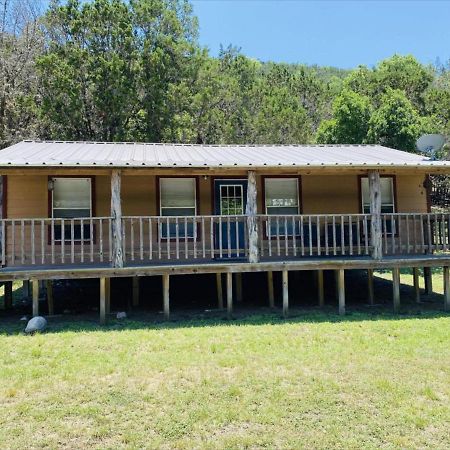 ホテルRiverstone Cabins Leakey エクステリア 写真