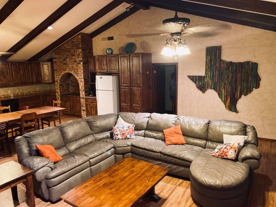 ホテルRiverstone Cabins Leakey エクステリア 写真