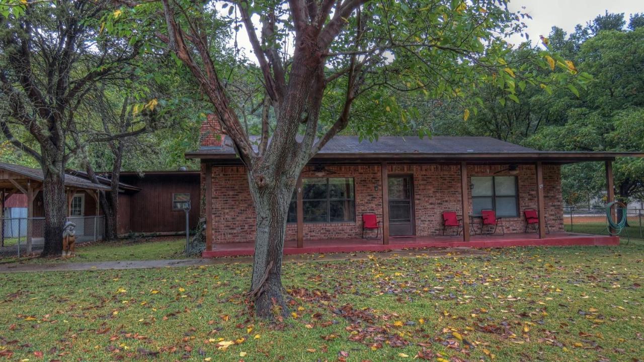 ホテルRiverstone Cabins Leakey エクステリア 写真