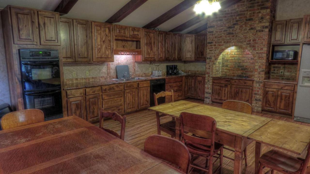 ホテルRiverstone Cabins Leakey エクステリア 写真