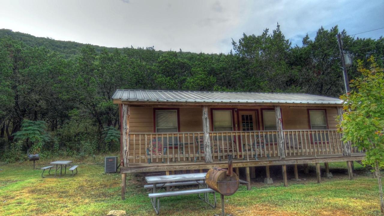 ホテルRiverstone Cabins Leakey エクステリア 写真