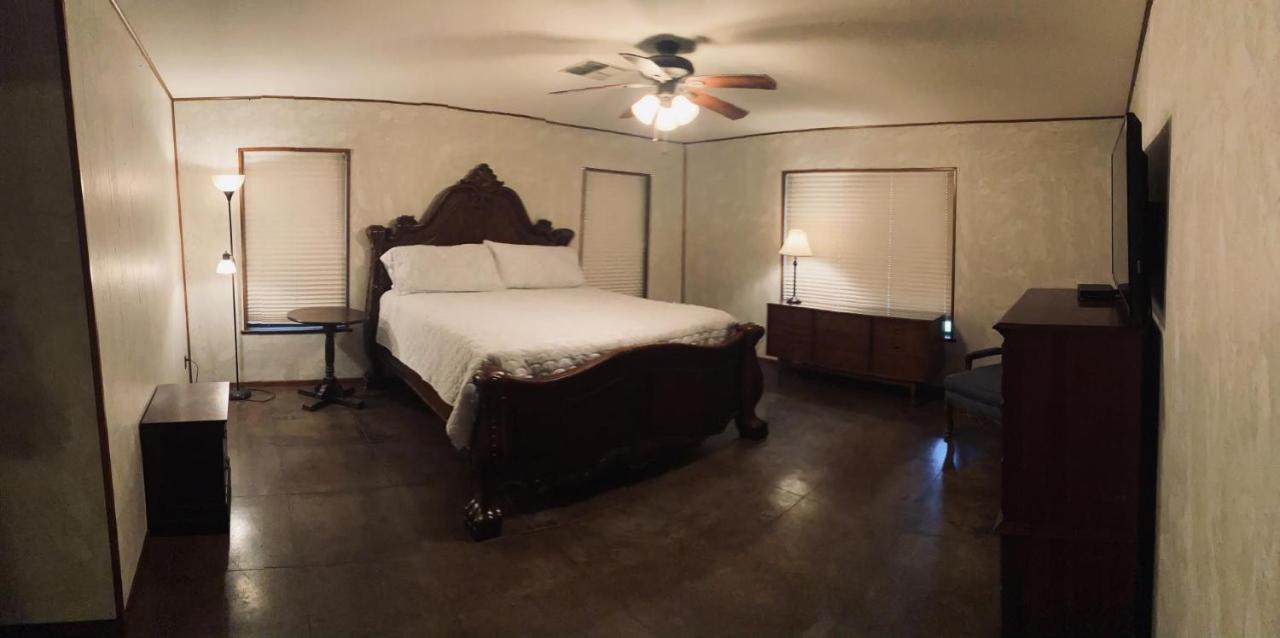ホテルRiverstone Cabins Leakey エクステリア 写真
